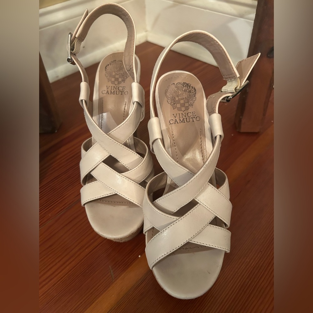 Vince Camuto Size 7.5 M Off White Open Toe Platform Leather Duval